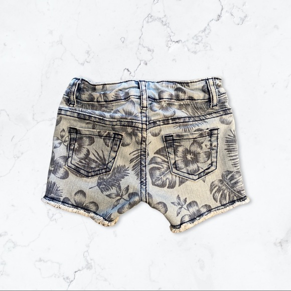 EUC - Joe Fresh tropical Jean shorts size 1 - Picture 2 of 3